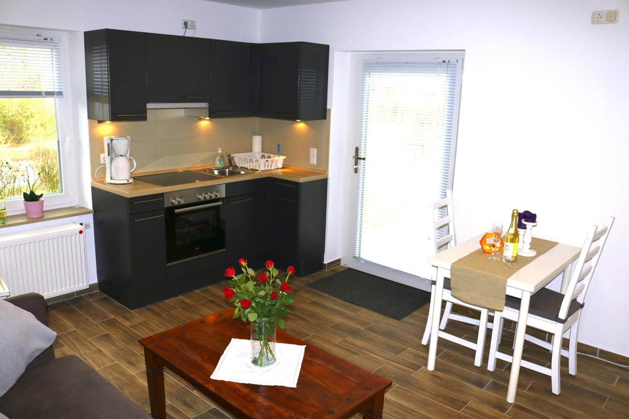 Ferienwohnungen Arp "2D" Mit Terrasse Und Parkplatz Itzehoe Exterior photo